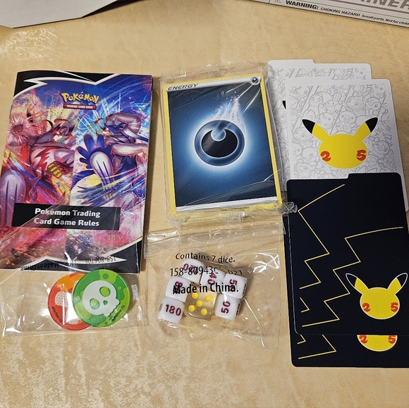 Pokemon celebrations elite trainer box - Picture 2 of 12